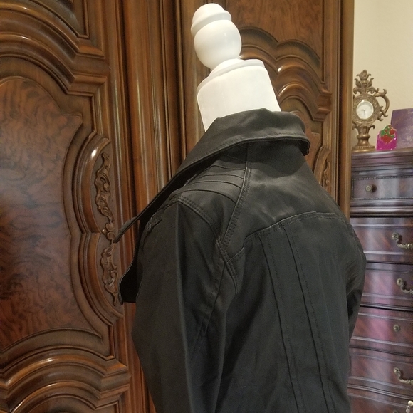 Jacket - Picture 5 of 6